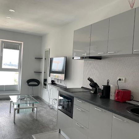 Cozy 2-Room Penthouse Lakeview W14 Bukarest Exterior foto